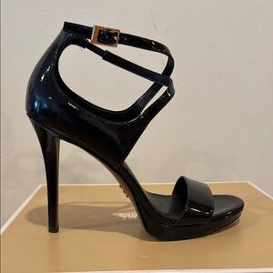 MICHAEL Michael Kors Black Heels with High Stiletto and Multiple Straps